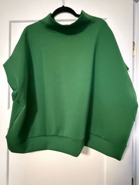 Zenana Outfitters Emerald Green Zip-Front Top